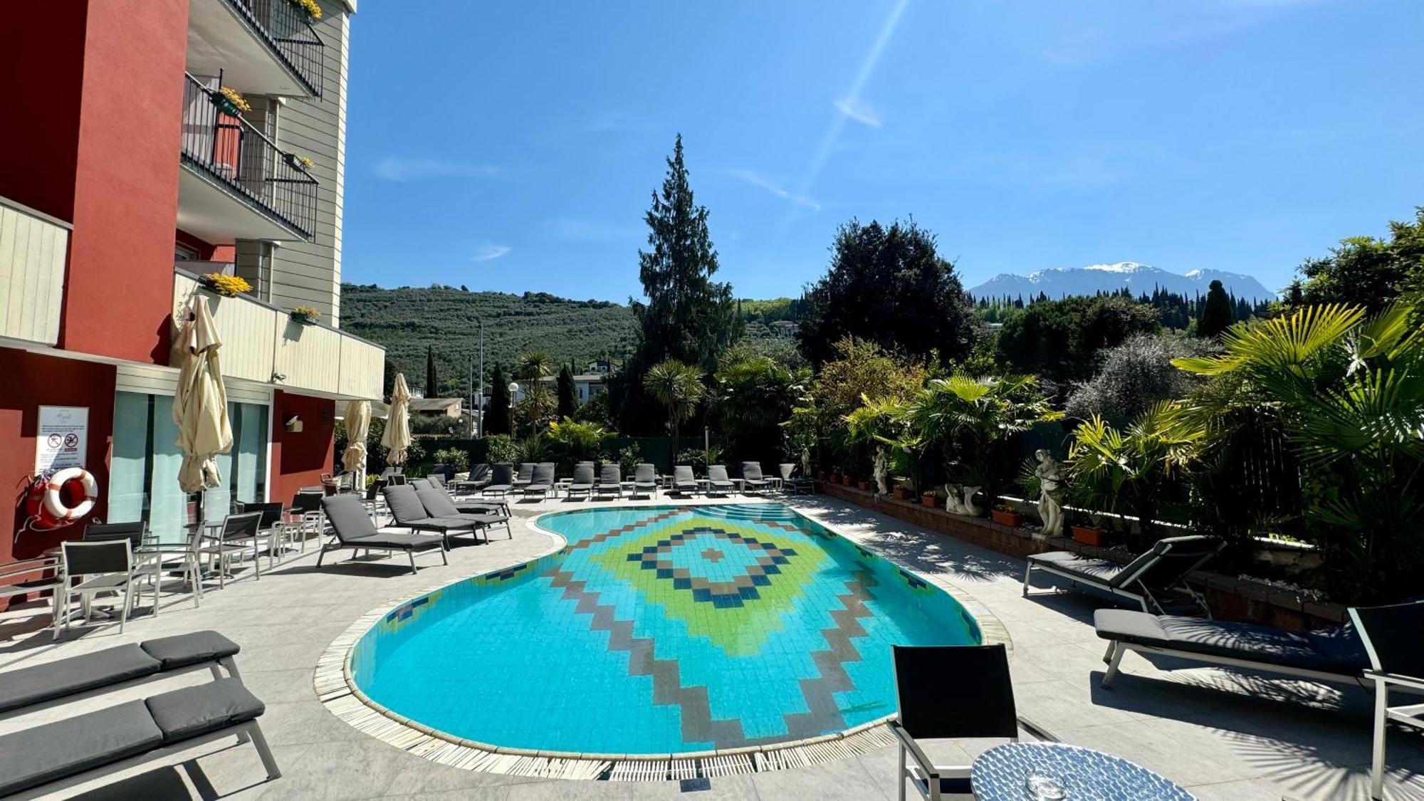 Hotel Royal Riva del Garda Exterior foto